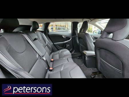 2017 Volvo V40 2.0 D2 MOMENTUM NAV + 120BHP 5DR €12,950 thumbnail