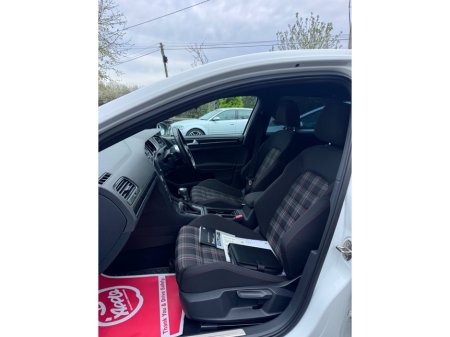 2015 Volkswagen Golf - thumbnail 10