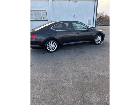 2017 Skoda Superb - thumbnail 9