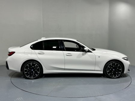 2025 BMW 3 Series - thumbnail 8