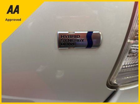 2016 Toyota Prius - thumbnail 9