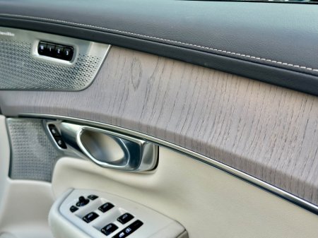 2025 Volvo XC90 - thumbnail 17