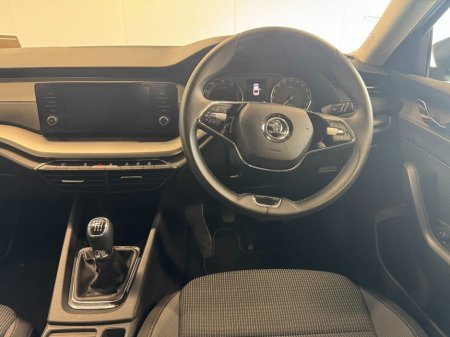 2024 Skoda Octavia - thumbnail 5