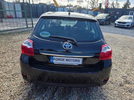 2011 Toyota Auris - thumbnail 5