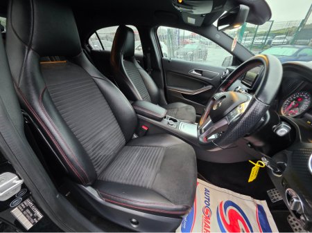2013 Mercedes-Benz A Class A180 AMG INTERIOR HALF LEATHER - ALCANTARA SEATS / HI SPEC / LOW ROAD TAX BAND / SIMI DEALER thumbnail