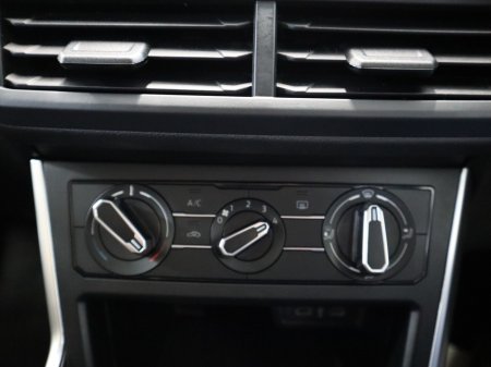 2023 Volkswagen Polo *11* LIFE 1.0 TSI 95BHP D7F 5DR AUTO €20,999 thumbnail