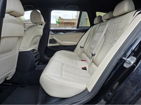 2017 BMW 5 Series - thumbnail 14