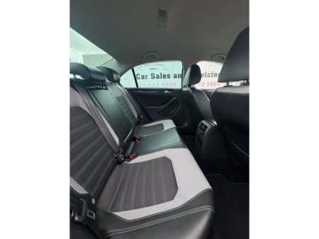 2017 Volkswagen Jetta - thumbnail 22