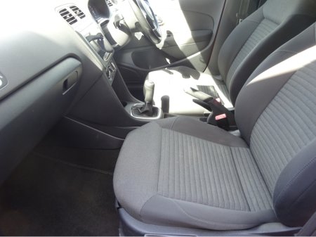 2012 Volkswagen Polo - thumbnail 14