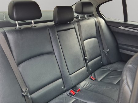 2010 BMW 5 Series - thumbnail 11