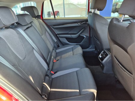 2021 Skoda Octavia - thumbnail 10