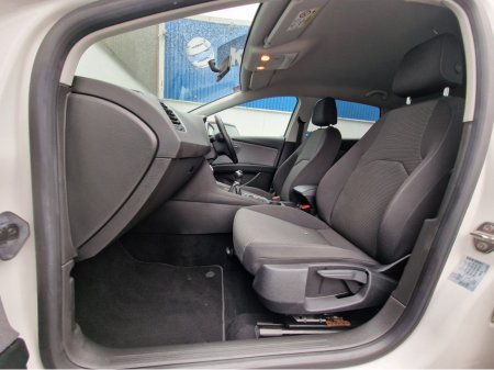 2017 SEAT Leon SE TECHNOLOGY-1.2 PETROL-LOW MILES €13,950 thumbnail