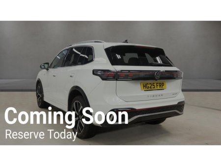 2025 Volkswagen Tiguan - view 3