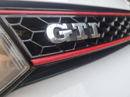 2010 Volkswagen Golf 2.0 TSI 4MOTION R €8,750 thumbnail