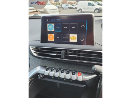 2018 Peugeot 5008 1.5 BlueHDi 130bhp Allure €18,945 thumbnail