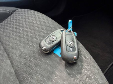 2015 Vauxhall Astra - thumbnail 19