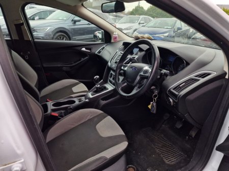 2012 Ford Focus - thumbnail 6