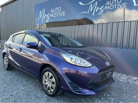 2017 Toyota Aqua - thumbnail 2