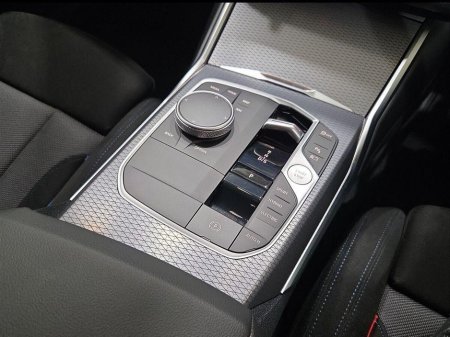 2025 BMW 3 Series - thumbnail 10