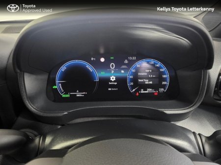 2025 Toyota Yaris Cross - thumbnail 14