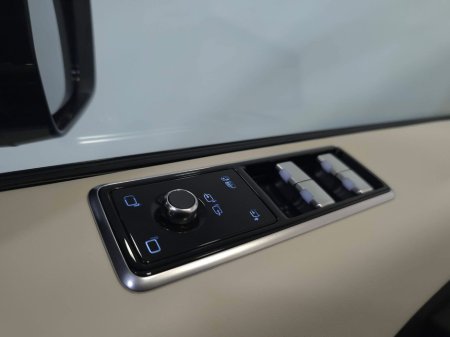 2021 Land Rover Range Rover 2.0 I4 PHEV 404 PS Vogue €56,950 thumbnail