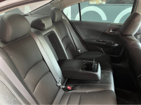 2018 Honda Accord - thumbnail 15