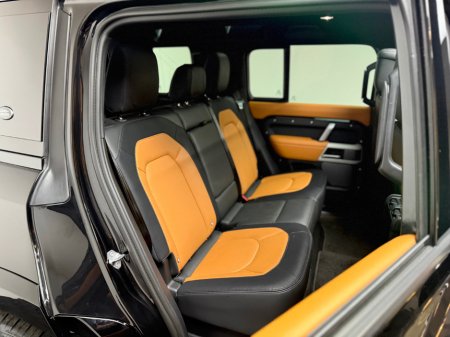 2024 Land Rover Defender - thumbnail 14