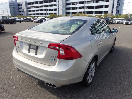 2018 Volvo S60 - thumbnail 2