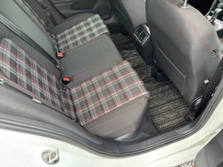 2018 Volkswagen Golf - thumbnail 24