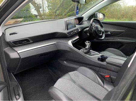 2019 Peugeot 5008 1.5 ALLURE BLUE HDI 130HP S/S 5DR €18,995 thumbnail