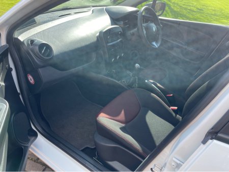 2016 Renault Clio - thumbnail 14