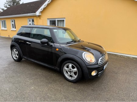 2010 MINI Hatch - thumbnail 2