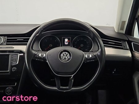 2016 Volkswagen Passat - thumbnail 18