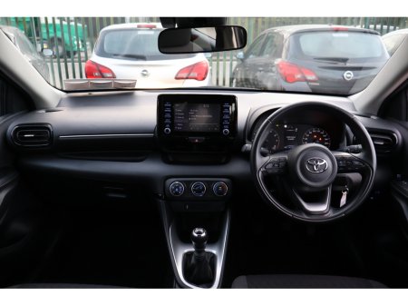 2024 Toyota Yaris LUNA 5dr Manual Great Spec! €19,995 thumbnail