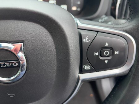 2018 Volvo XC60 - thumbnail 15