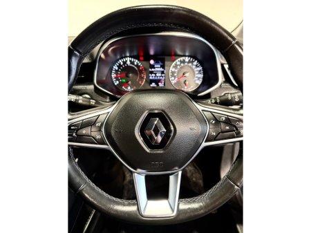 2020 Renault Clio 1.0 ICONIC TCE 100PS 5DR €12,990 thumbnail