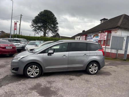 2016 Peugeot 5008 - view 4