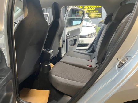 2015 Volkswagen up! - thumbnail 8