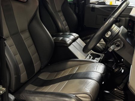 2015 Land Rover Defender TD XS UTILITY WAGON #87 thumbnail