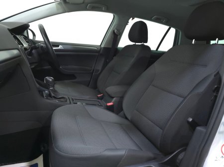 2017 Volkswagen Golf 1.2 TSI DSG EST 110HP BMT Trendline €16,950 thumbnail