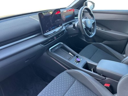 2026 Volkswagen T-Roc - thumbnail 2