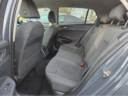 2022 Volkswagen Golf LOW MILEAGE . 2.0 D Auto STYLE Model. €28,950