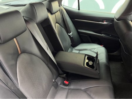 2018 Toyota Camry - thumbnail 15