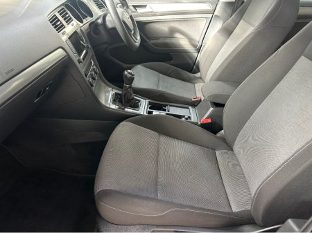 2014 Volkswagen Golf 1.2 TSI S BLUEMOTION 85PS 5DR €10,950 thumbnail