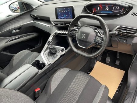 2022 Peugeot 5008 1.5 BlueHDi Active Premium SUV 5dr Diesel Manual Euro 6 (s/s) (130 ps) thumbnail