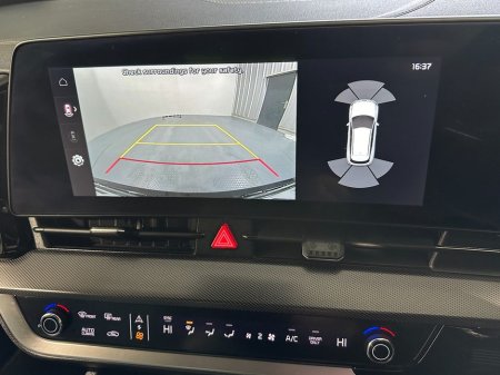 2025 Kia Sportage 30th Anniversary Edition Plug-in Hybrid 4x4 €42,800 thumbnail