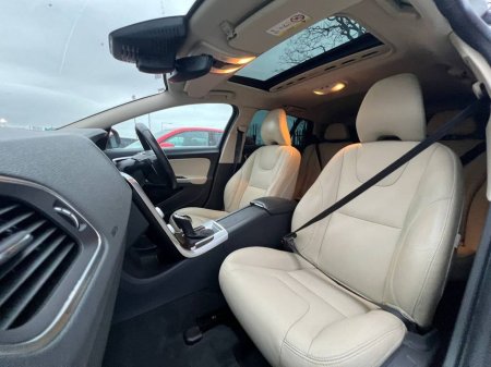 2017 Volvo V60 D4 CLASSIC 2.0 D // OPENING SUNROOF // LEATHER HEATED SEATS // REVERSE CAMERA €18,950 thumbnail