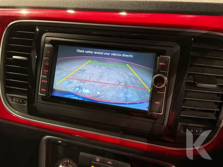 2017 Volkswagen Beetle DESIGN EDITION - COLOUR CODED INTERIOR - FACTORY ALLOYS - REVERSE CAMERA €14,950 thumbnail