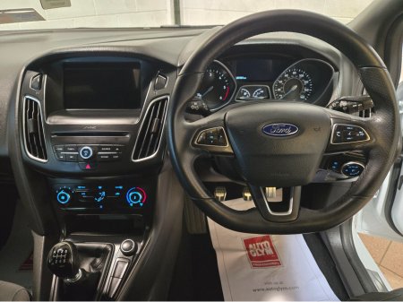 2016 Ford Focus 1.5 TDCI ST-LINE 120PS 5 5DR €10,250 thumbnail