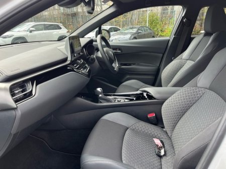 2023 Toyota C-HR - thumbnail 6